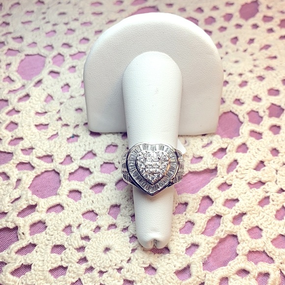 Bella Luce White Diamond Simulant Heart Ring - Picture 11 of 13